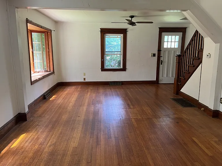 402 South St — Photo 2