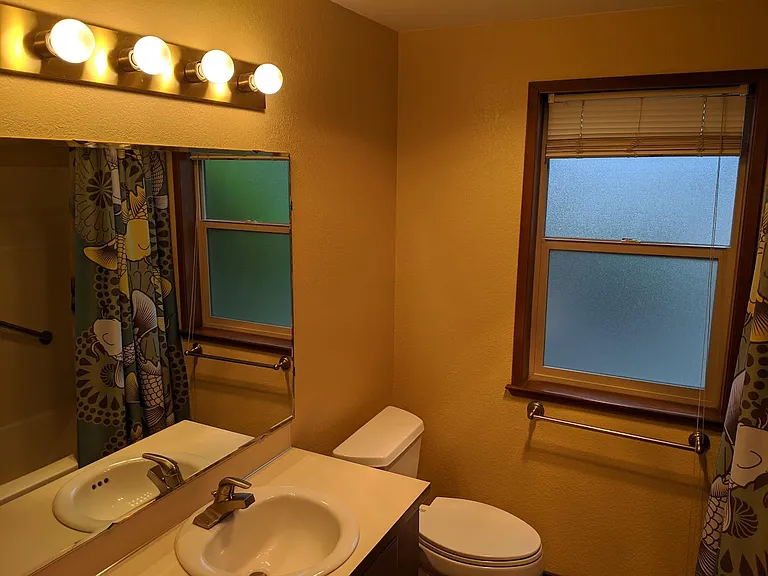 4402 Glasgow Way — Photo 24