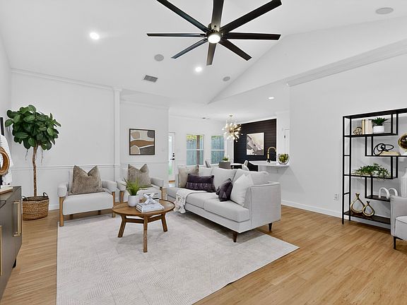 4th image of 14902 Longbranch Dr