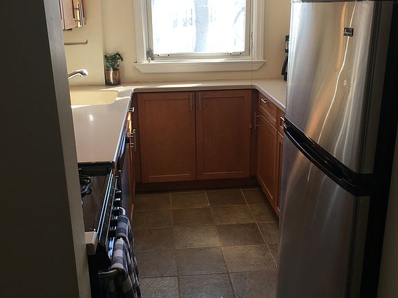 4th image of 11 Edwards St APT 2B