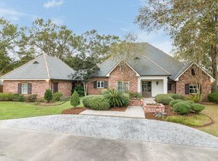 1025 Bayou Bend Cir, Breaux Bridge, LA 70517