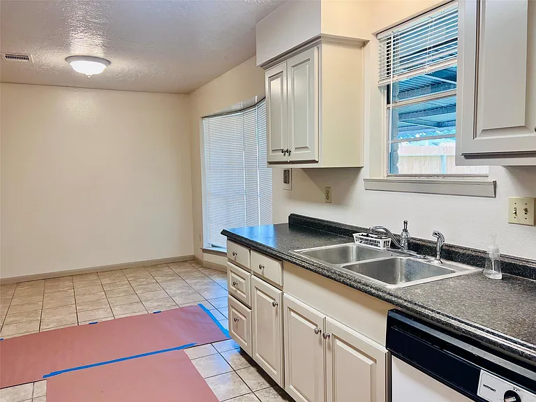 11530 Herald Square Dr — Photo 4