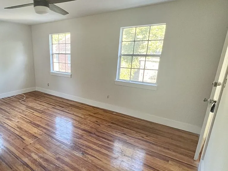 110 S Franklin Blvd — Photo 5