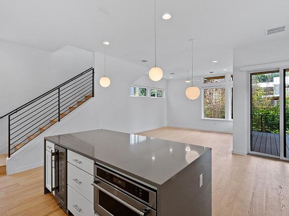 3rd image of 900 S 2nd St #12