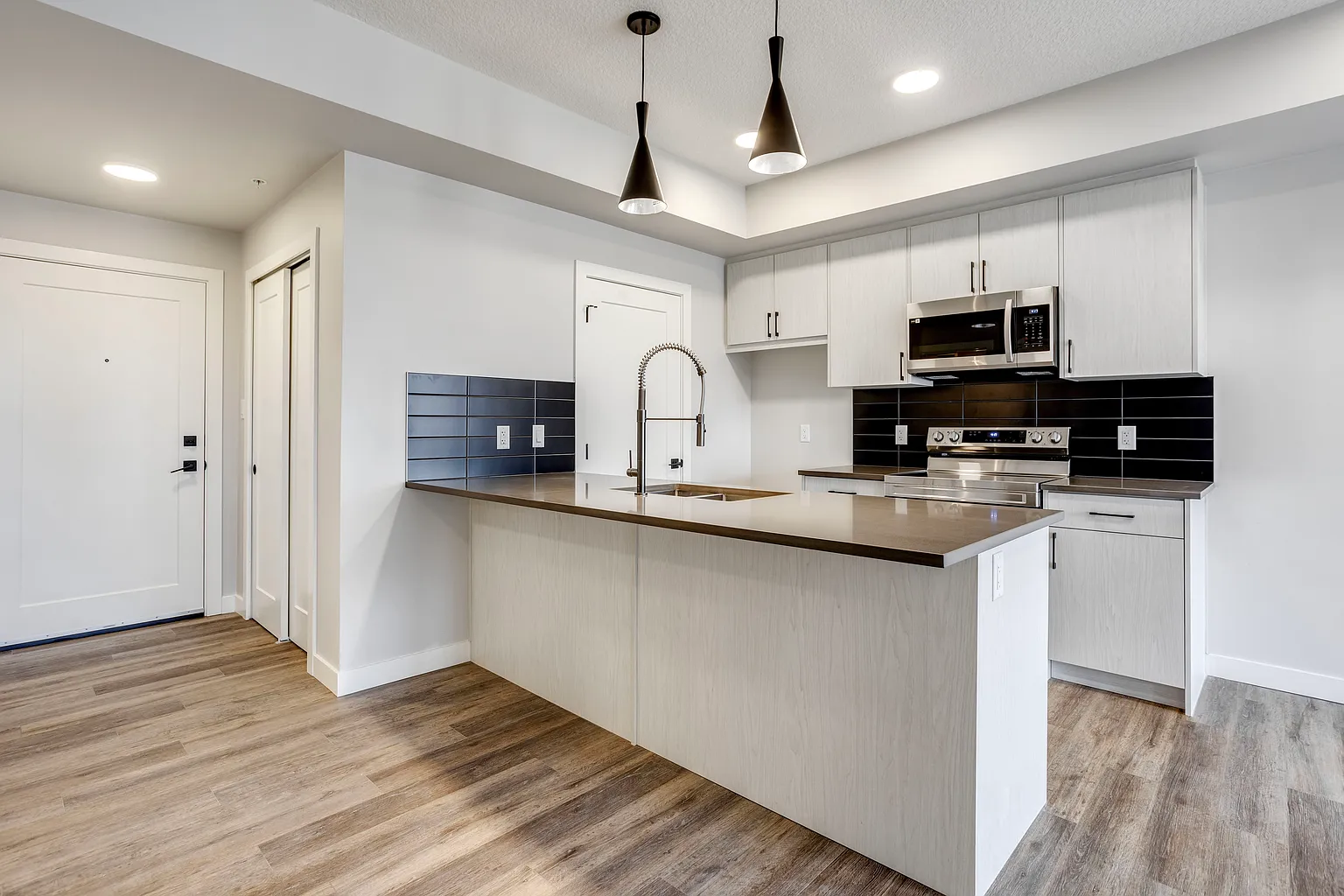 10119 85th Ave NW #1179510 photo 1