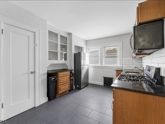 5th image of 1020 Cross Ave #2F