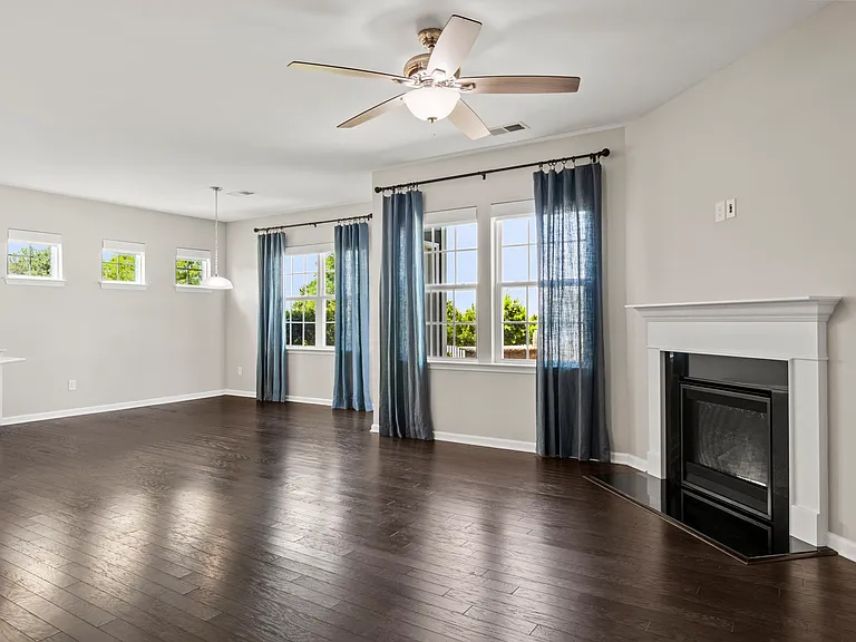 5009 Glenellen Way — Photo 16