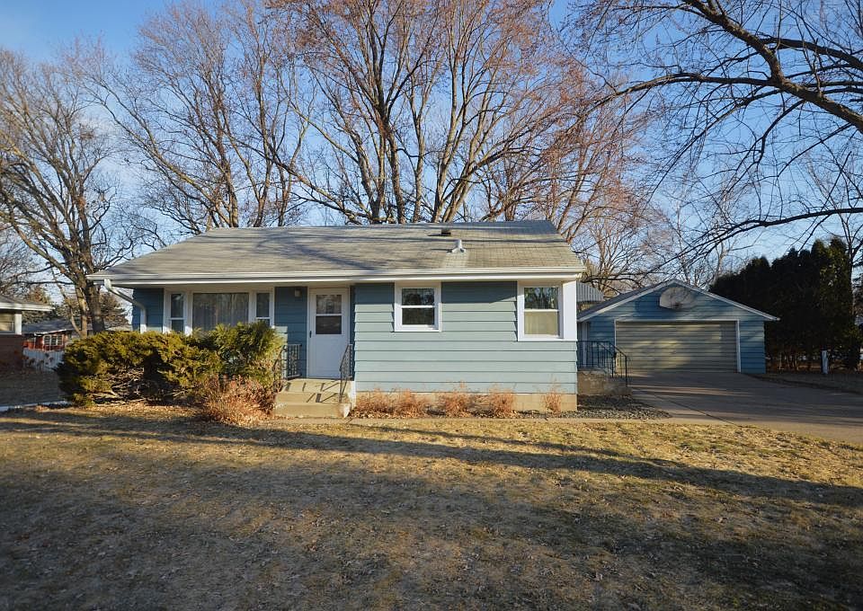 1st image of 793 Grandview Ave W