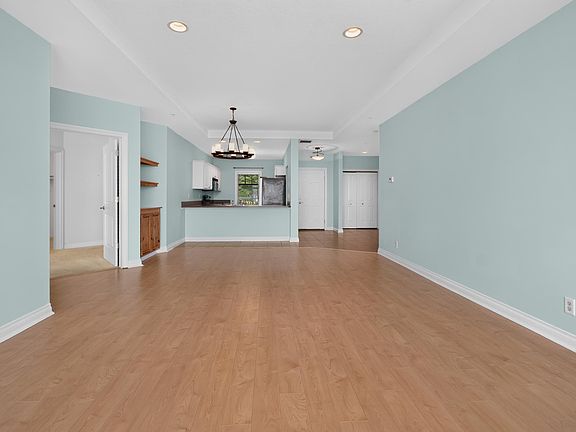 3rd image of 576 N Huron Rd Unit 102