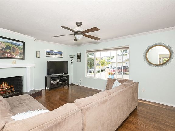 3rd image of 6529 Lockford Ave