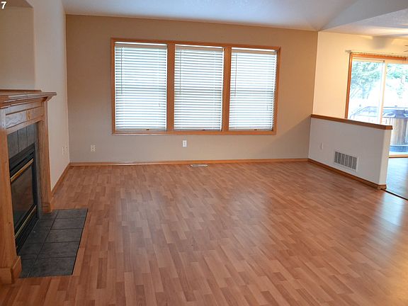 5th image of 16912 NE 33rd St