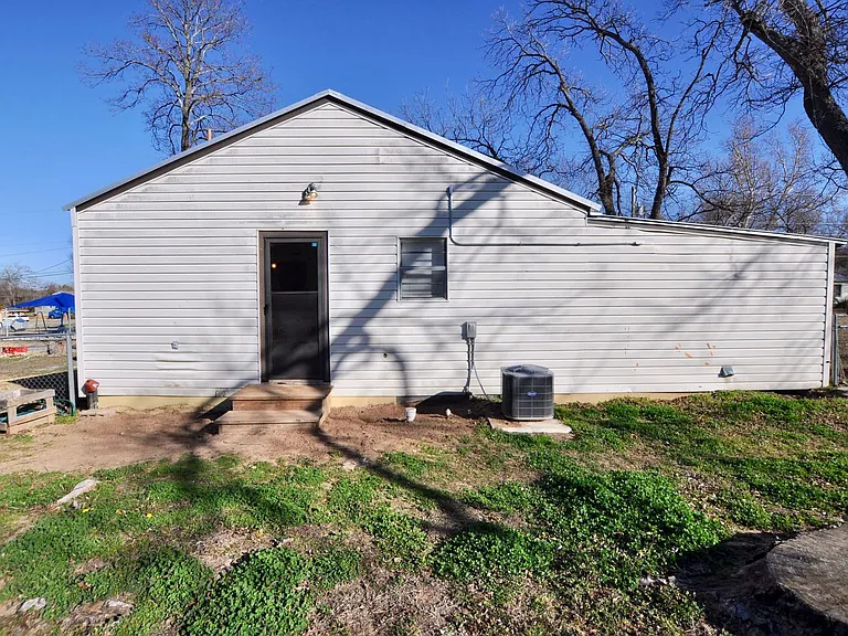 511 N Merrimac St — Photo 9