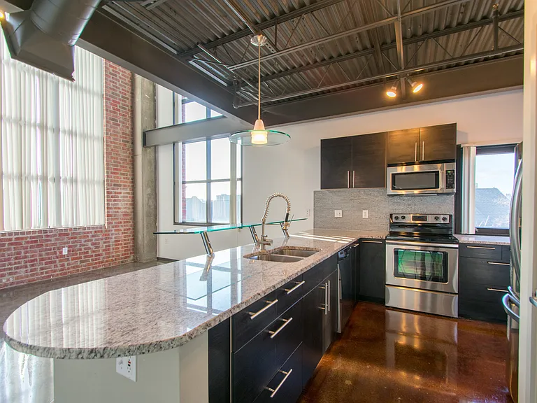 3110 Thomas Ave #502 — Photo 6