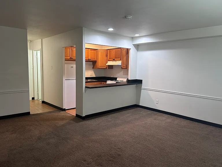 4020 Lindell Blvd #314 — Photo 10
