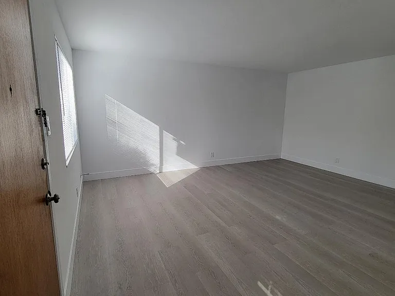 5918 Avila St #A — Photo 2