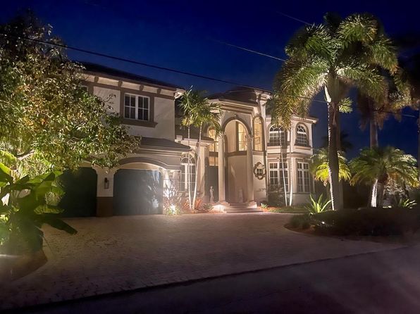 945 Cypress Dr