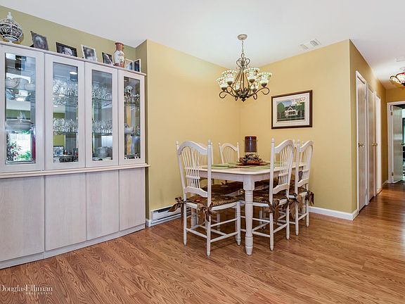 4th image of 303 Cabot Ct S