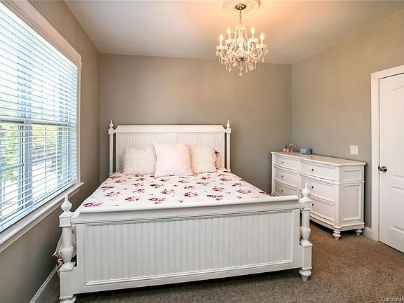 5th image of 8606 Burnside Ln
