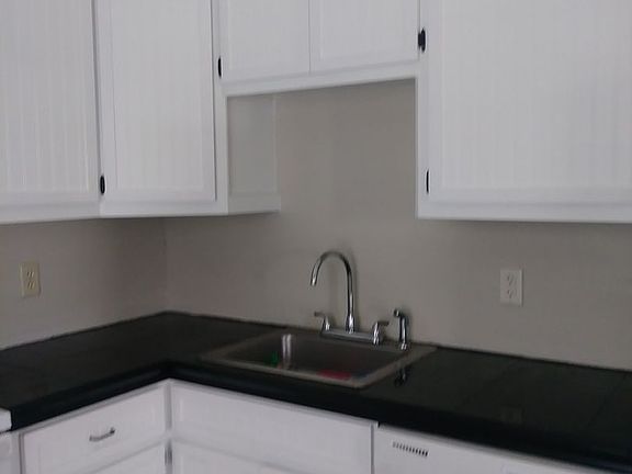5th image of 346 N Dewey St #1