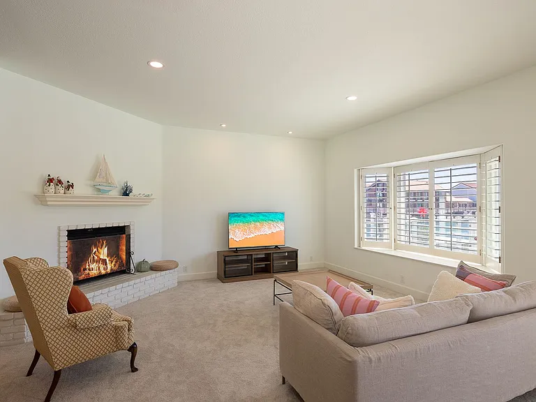 2411 Monaco Dr — Photo 5