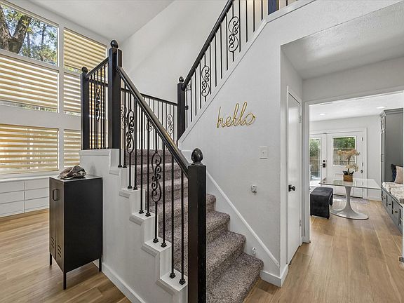 3rd image of 1 Sandlily Ct