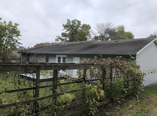 105 S 3rd St, Riverton, IL 62561