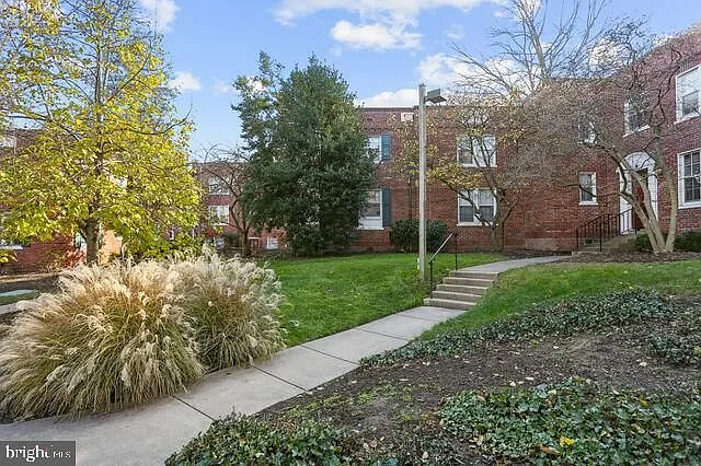 1742 N Rhodes St #5-306 — Photo 3