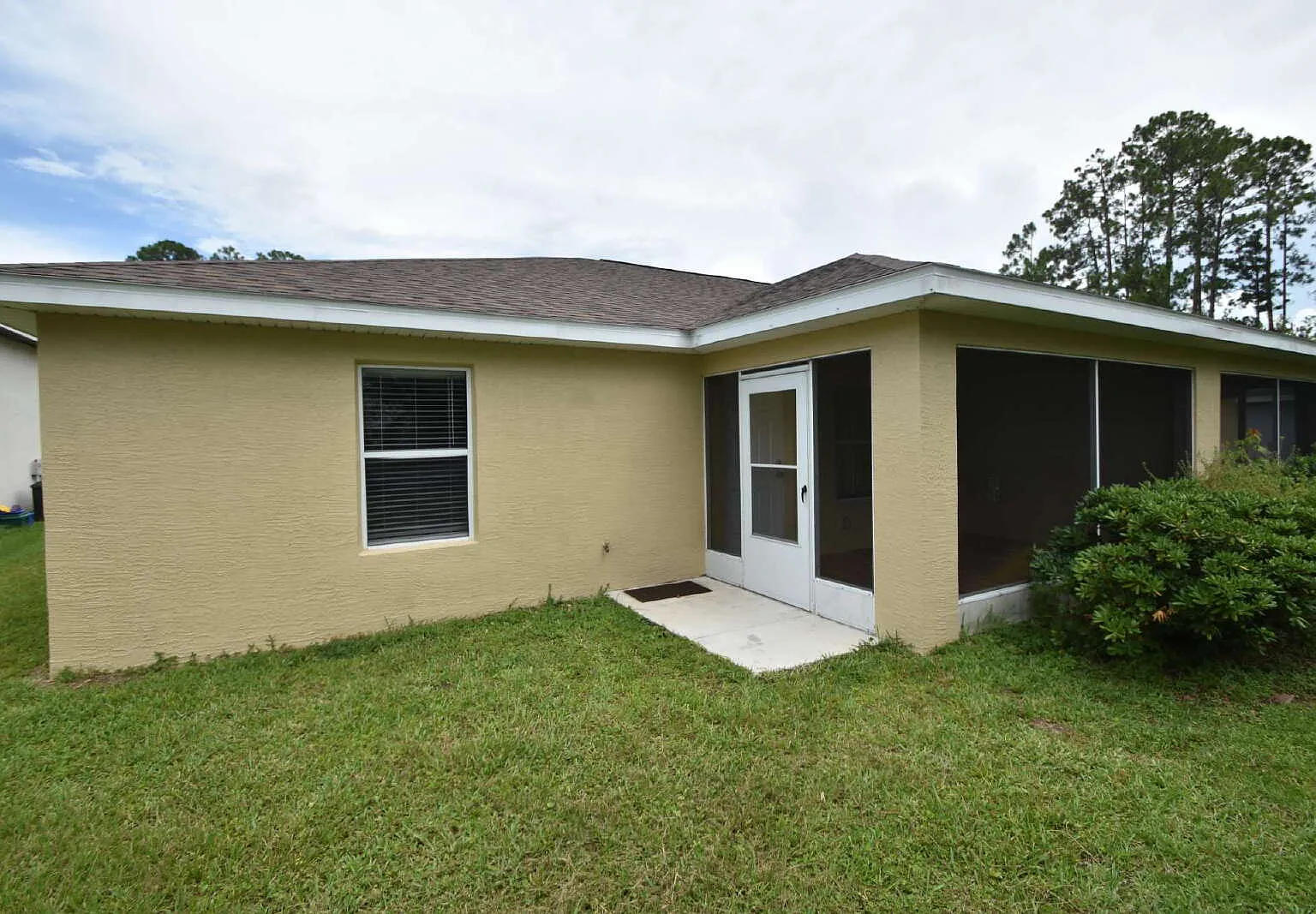 3 bed, 2.0 bath, 1221 sqft, $1,650 — Photo 3