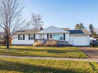 101 Hays Cir, Silver Bay, MN 55614