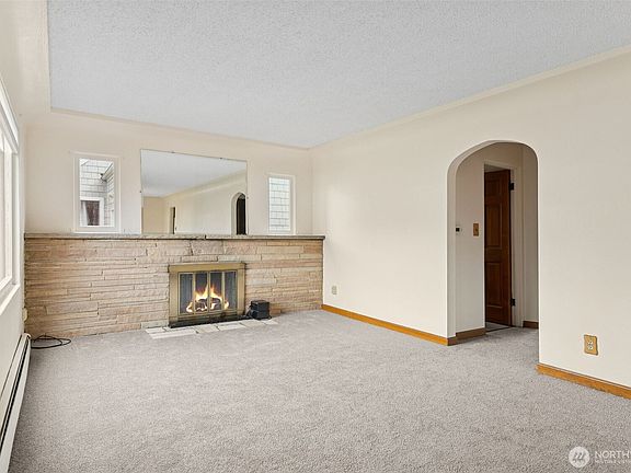 2nd image of 408 8th Avenue NE