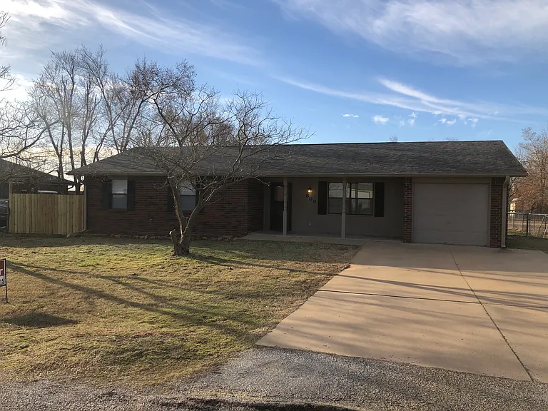 809 W Chickasaw Ln — Photo 1