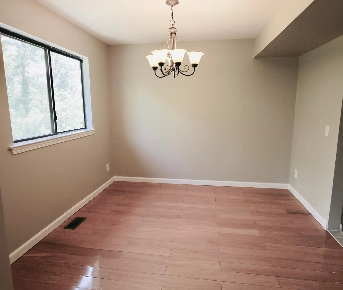 2 bed, 1220 sqft, $2,650 — Photo 4