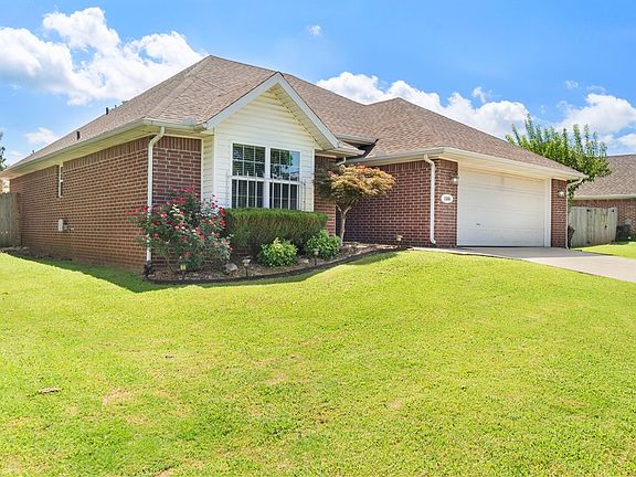 2nd image of 1586 N Shetland Dr