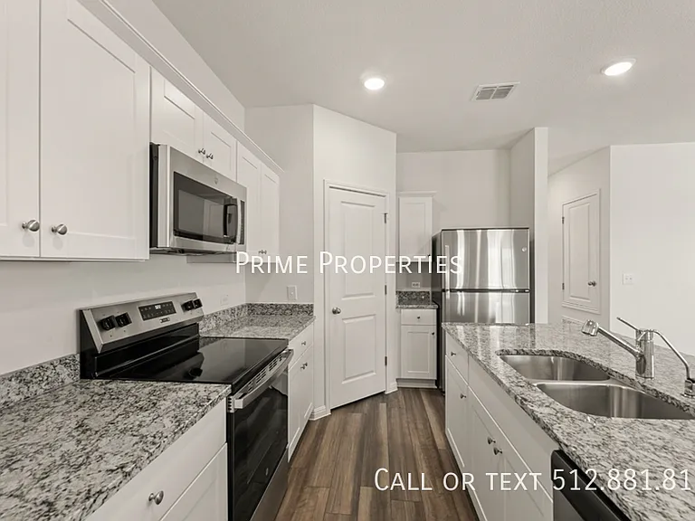 221 Wilson Springs Ln — Photo 10