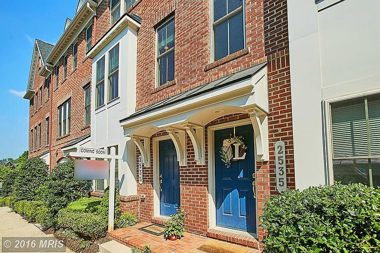 1st image of 2533 S Kenmore Ct