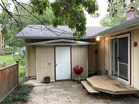 3rd image of 2414 S Arlington Ave