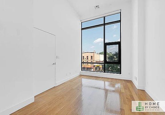 5th image of 305 McGuinness Blvd APT 4D