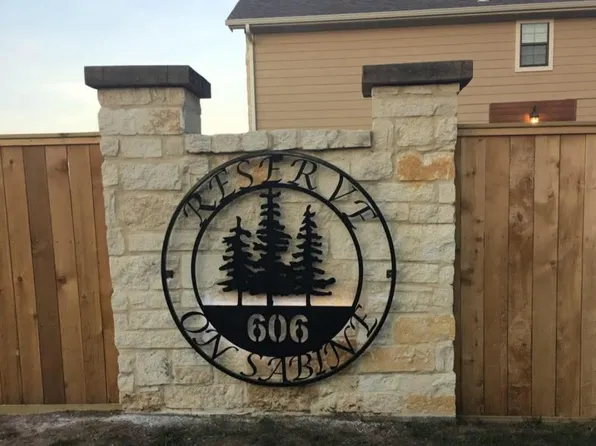 606 Sabine St, Brenham, TX 77833