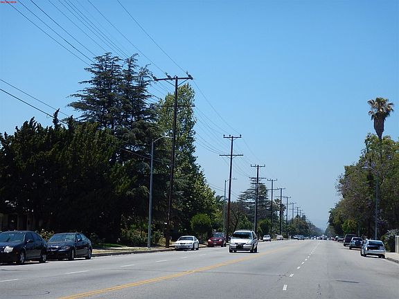 5th image of 17346 Saticoy St