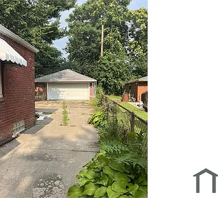 11318 Warwick St — Photo 16