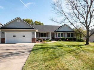 3204 Willowood Cir, Manhattan, KS 66502
