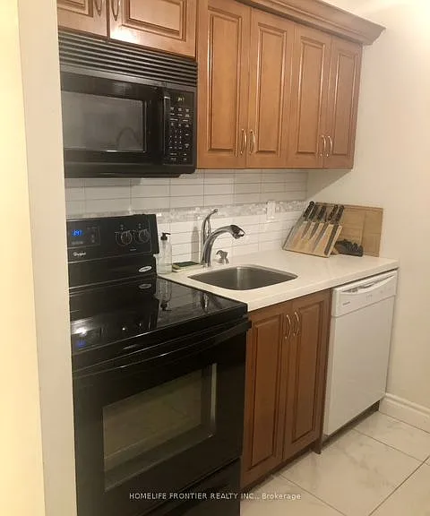 633 Bay St #712 — Photo 3