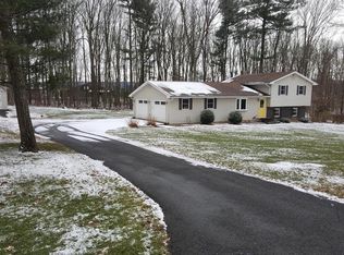 9 Oak Rd, Schuylkill Haven, PA 17972