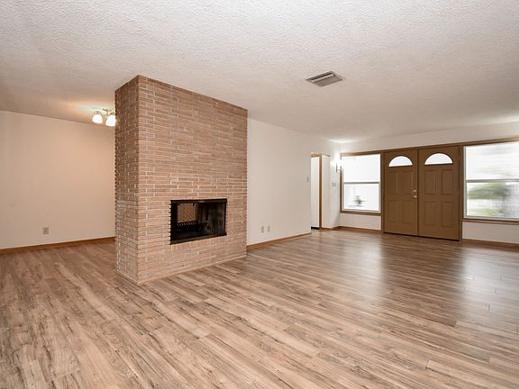 5th image of 3658 NW 40th Pl