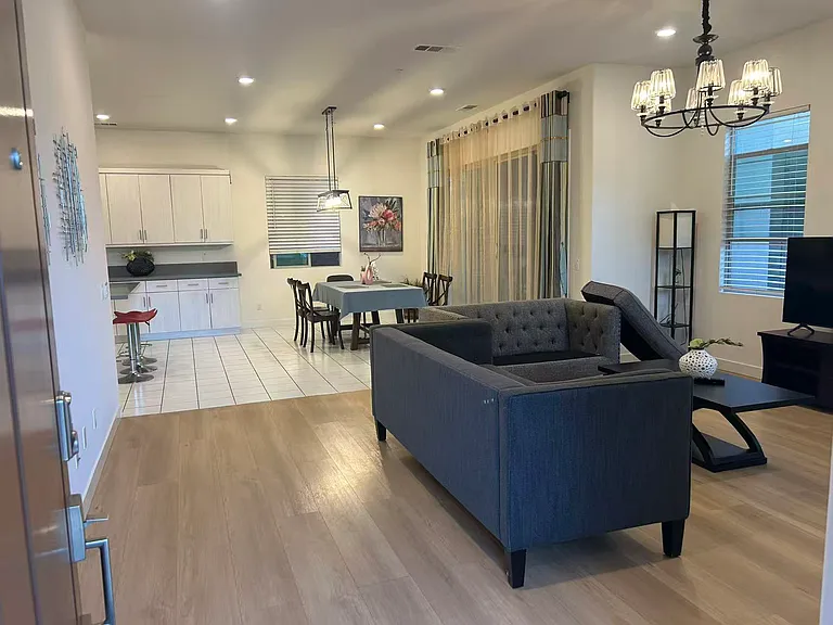 804 Beacon — Photo 14