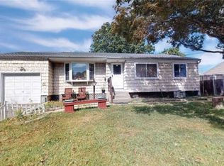 81 Walton St, Brentwood, NY 11717