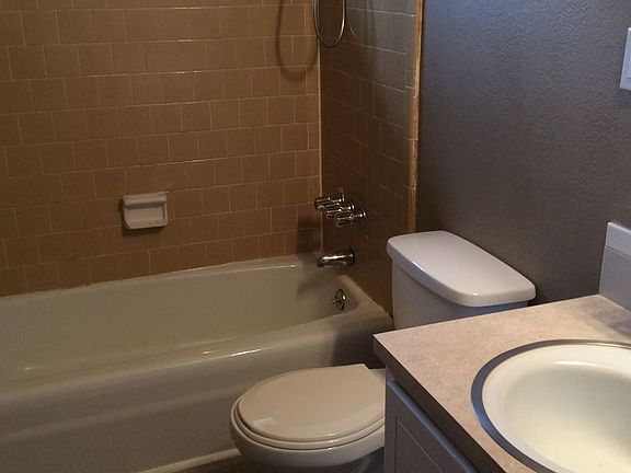 4th image of 801 9th Ave S