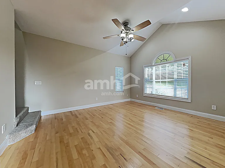 8123 Chestnut Hill Ln — Photo 8