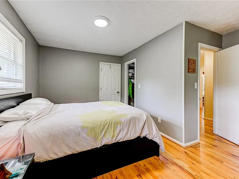 2423 Woodacres Rd NE — Photo 13