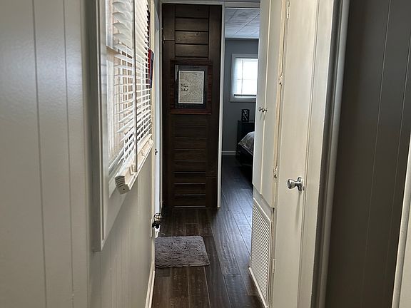 2nd image of 4 Idle Ln
